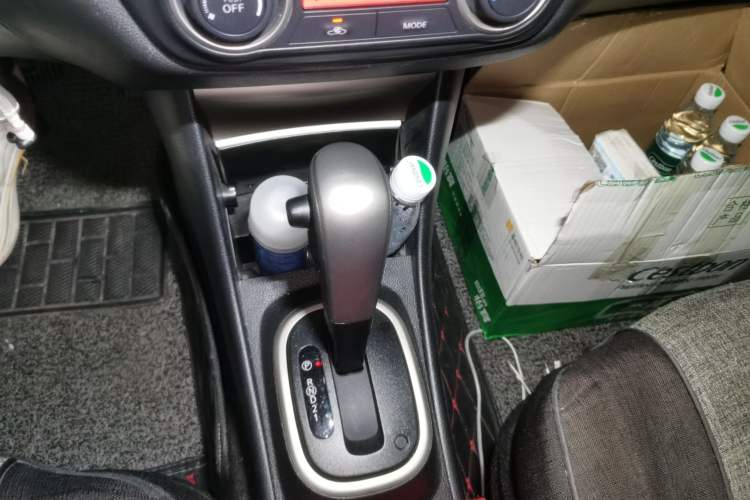 Used Nissan Sylphy 2016 Classic 1.6XE Automatic Comfort Edition Gear Lever