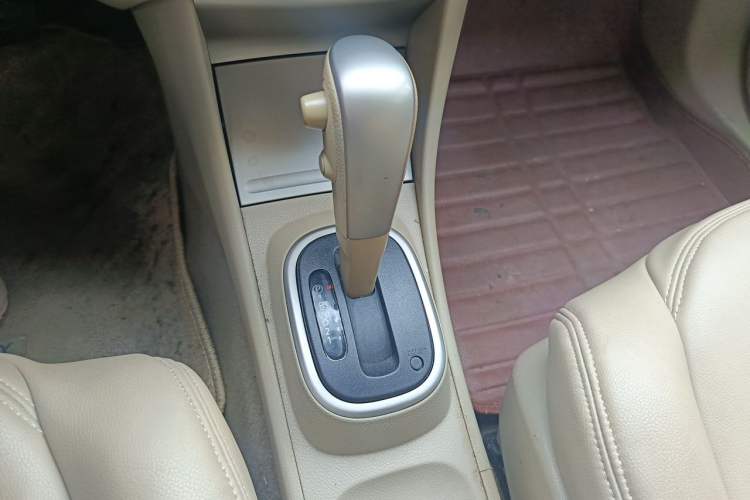 Used Nissan Sylphy 2016 Classic 1.6XE Automatic Comfort Edition Gear Lever