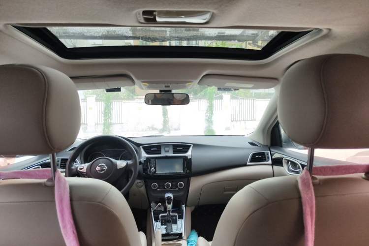 Used Nissan Sylphy 2016 1.6XV CVT Smart Enjoyment Version Headliner