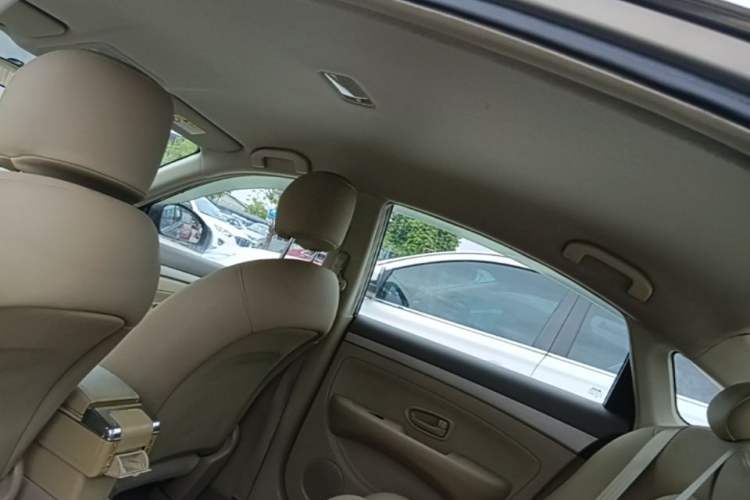 Used Nissan Sylphy 2016 Classic 1.6XE Manual Comfort Edition Headliner
