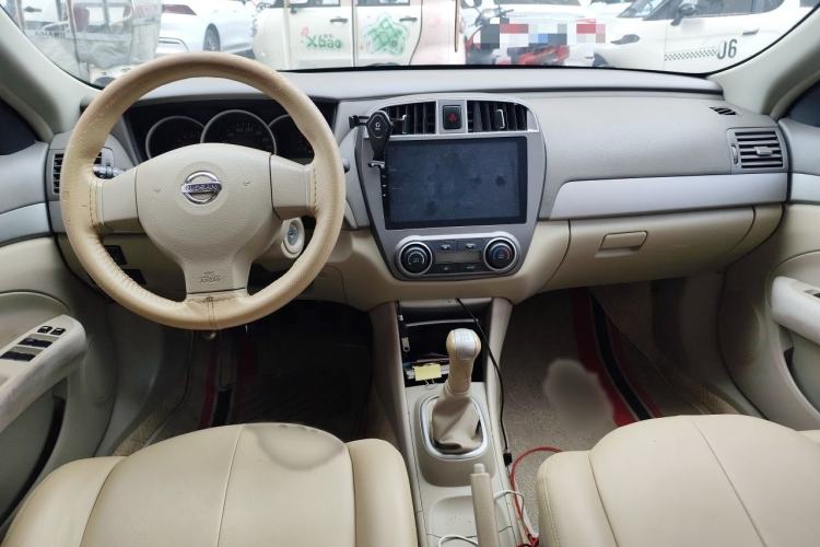 Used Nissan Sylphy 2016 Classic 1.6XE Manual Leading Edition Interior 2