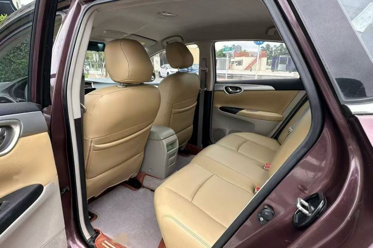 Used Nissan Sylphy 2016 1.6XE CVT Comfort Edition Interior 4