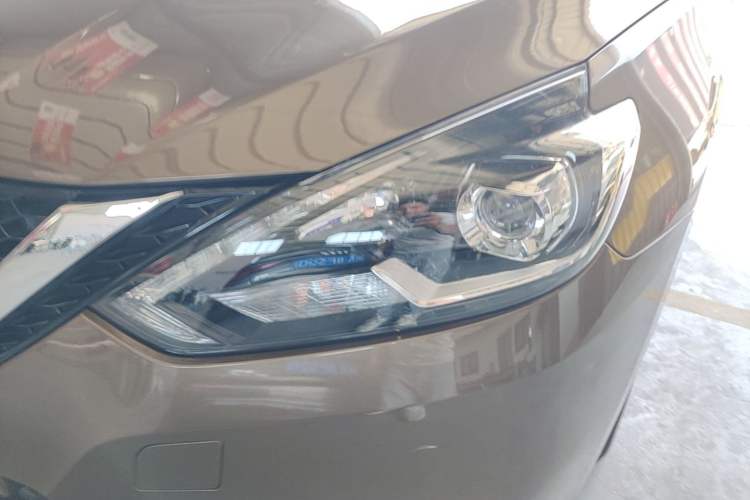 Used Nissan Sylphy 2016 1.6XV CVT Smart Enjoyment Version Left Front Headlight