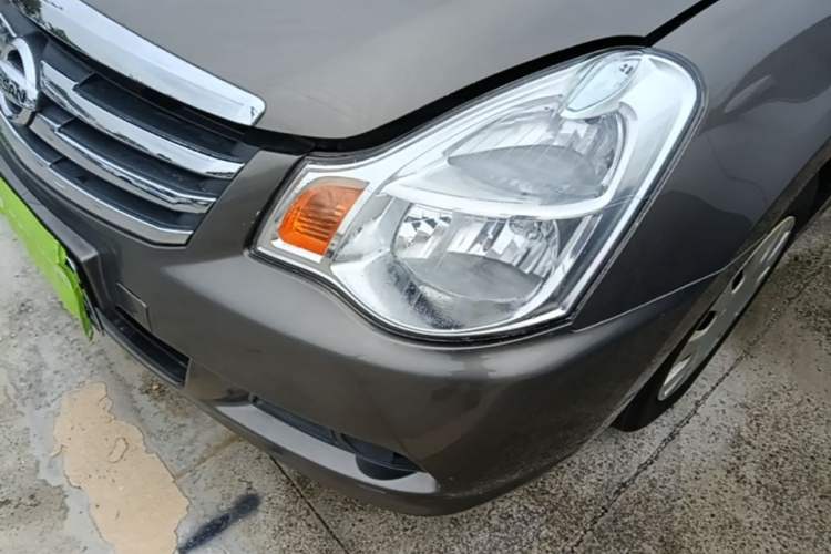 Used Nissan Sylphy 2016 Classic 1.6XE Manual Comfort Edition Left Front Headlight