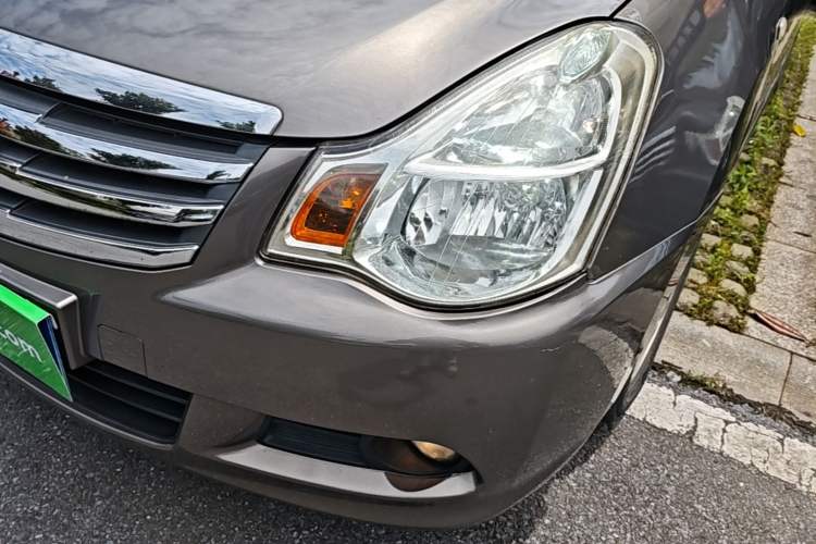 Used Nissan Sylphy 2016 Classic 1.6XE Automatic Leading Edition Left Front Headlight