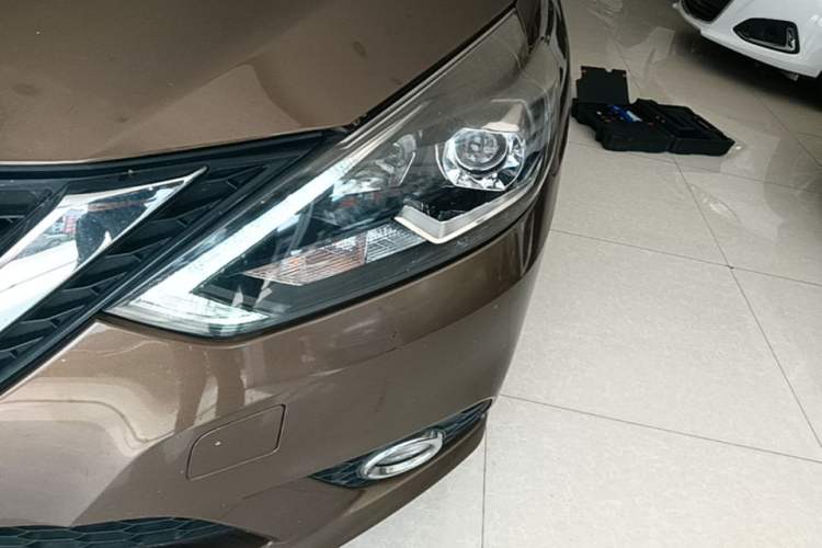 Used Nissan Sylphy 2016 1.6XV CVT Smart Enjoyment Version Left Front Headlight