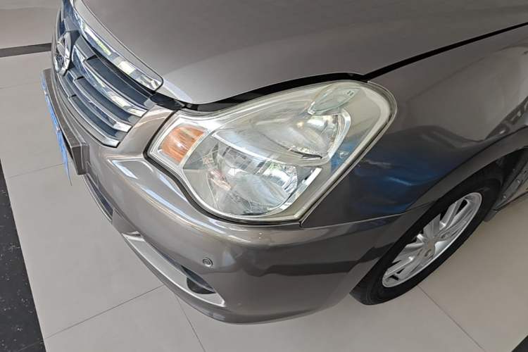 Used Nissan Sylphy 2016 Classic 1.6XE Automatic Comfort Edition Left Front Headlight