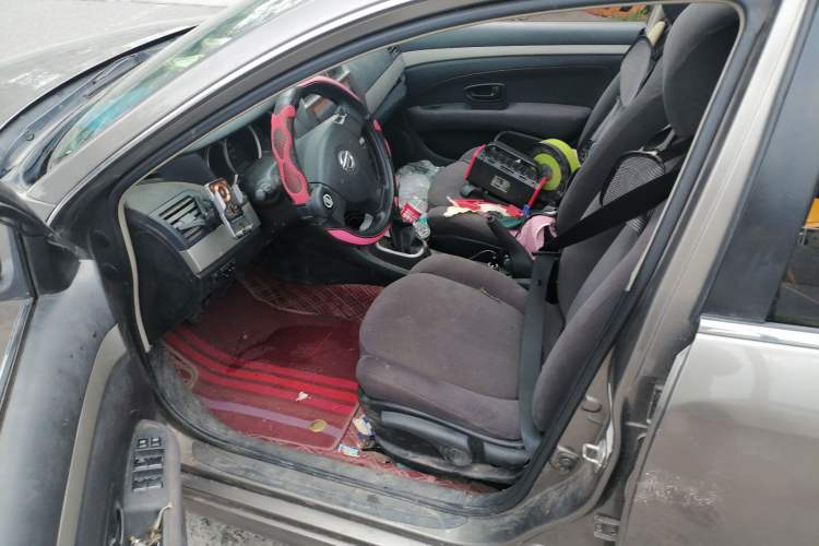 Used Nissan Sylphy 2016 Classic 1.6XE Manual Leading Edition Left Front Seat