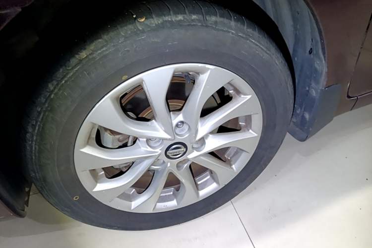 Used Nissan Sylphy 2016 1.6 XL CVT Luxury Edition Left Front Wheel Hub