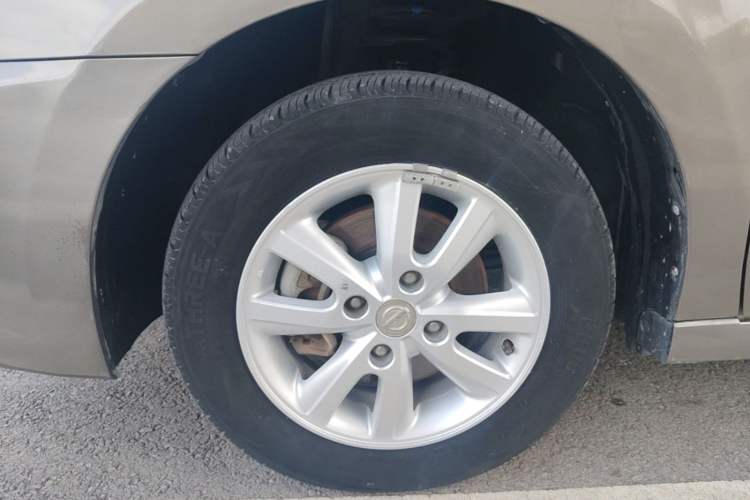Used Nissan Sylphy 2016 Classic 1.6XE Manual Leading Edition Left Front Wheel Hub