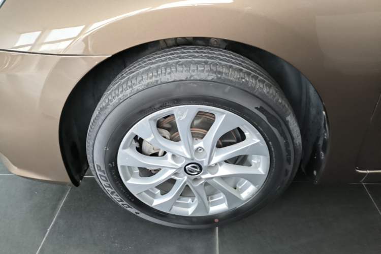 Used Nissan Sylphy 2016 1.6XV CVT ZhiZun Edition Left Front Wheel Hub