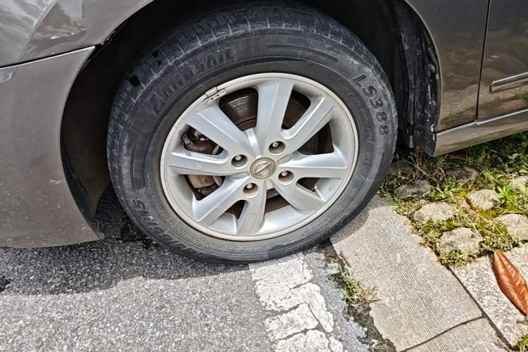 Used Nissan Sylphy 2016 Classic 1.6XE Automatic Leading Edition Left Front Wheel Hub