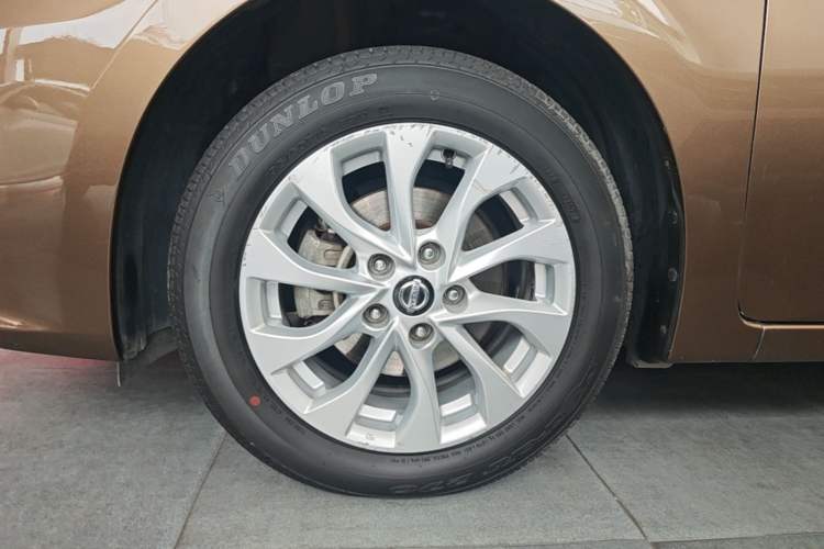Used Nissan Sylphy 2016 1.6XV CVT ZhiZun Edition Left Front Wheel Hub
