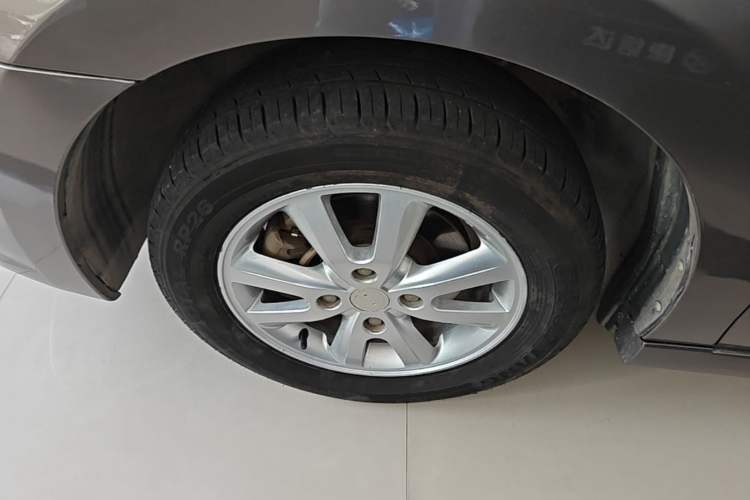 Used Nissan Sylphy 2016 Classic 1.6XE Automatic Comfort Edition Left Front Wheel Hub