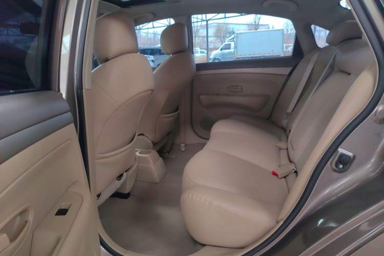 Used Nissan Sylphy 2016 Classic 1.6XE Automatic Leading Edition Left Rear Seat