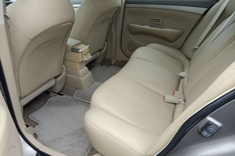 Used Nissan Sylphy 2016 Classic 1.6XE Manual Comfort Edition Left Rear Seat