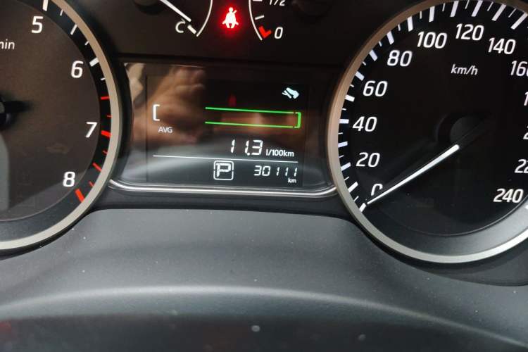 Used Nissan Sylphy 2016 1.6XV CVT Smart Enjoyment Version Odometer Close Up
