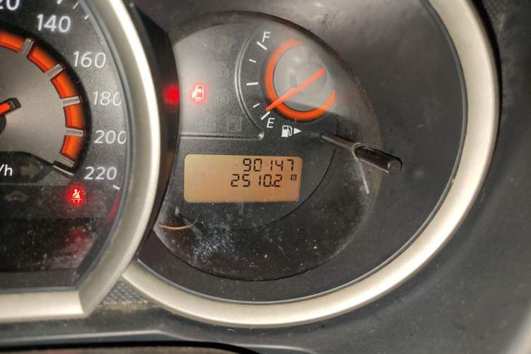 Used Nissan Sylphy 2016 Classic 1.6XE Manual Comfort Edition Odometer Close Up