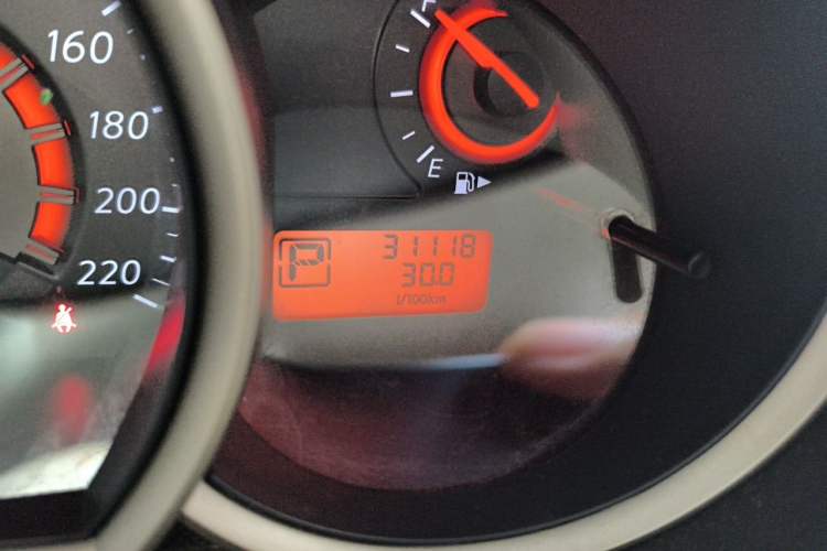 Used Nissan Sylphy 2016 Classic 1.6XE Automatic Leading Edition Odometer Close Up
