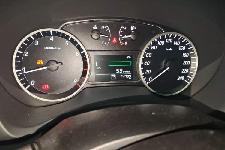 Used Nissan Sylphy 2016 1.6 XL CVT Deluxe Edition Odometer Close Up