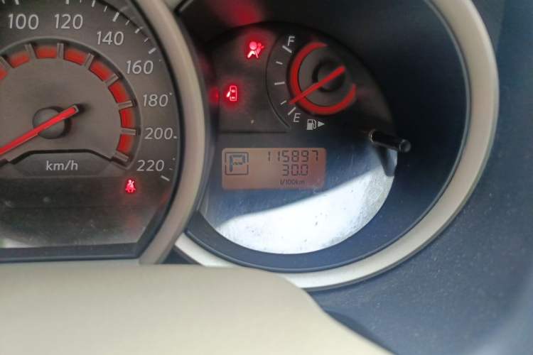 Used Nissan Sylphy 2016 Classic 1.6XE Automatic Comfort Edition Odometer Close Up