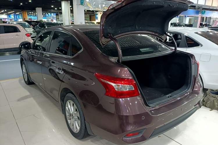 Used Nissan Sylphy 2016 1.6 XL CVT Luxury Edition Rear Left 45 Deg