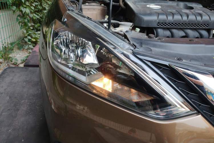 Used Nissan Sylphy 2016 1.6XV CVT Smart Enjoyment Version Right Front Headlight