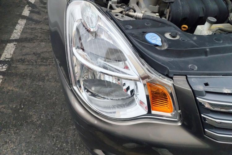 Used Nissan Sylphy 2016 Classic 1.6XE Manual Leading Edition Right Front Headlight
