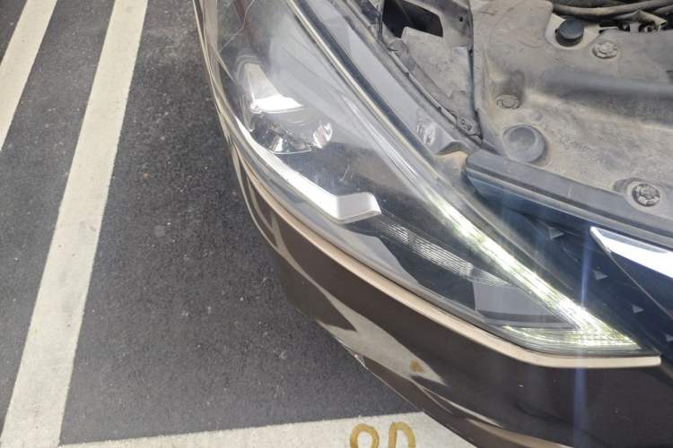 Used Nissan Sylphy 2016 1.6 XL CVT Deluxe Edition Right Front Headlight