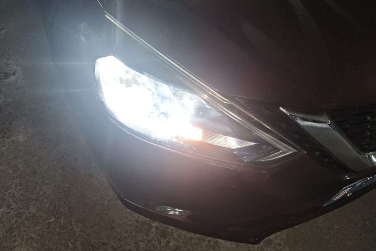 Used Nissan Sylphy 2016 1.6 XL CVT Deluxe Edition Right Front Headlight