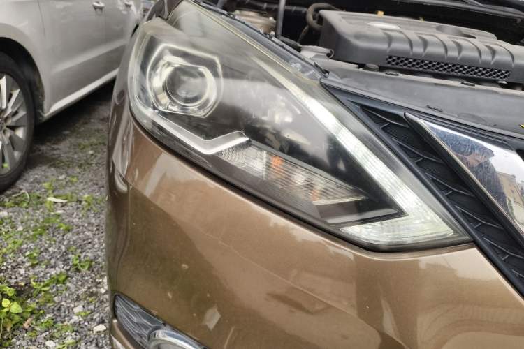 Used Nissan Sylphy 2016 1.6XV CVT Smart Enjoyment Version Right Front Headlight