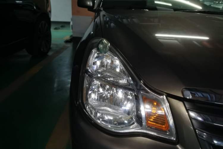 Used Nissan Sylphy 2016 Classic 1.6XE Automatic Comfort Edition Right Front Headlight