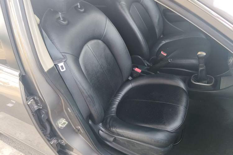 Used Nissan Sylphy 2016 Classic 1.6XE Manual Leading Edition Right Front Seat