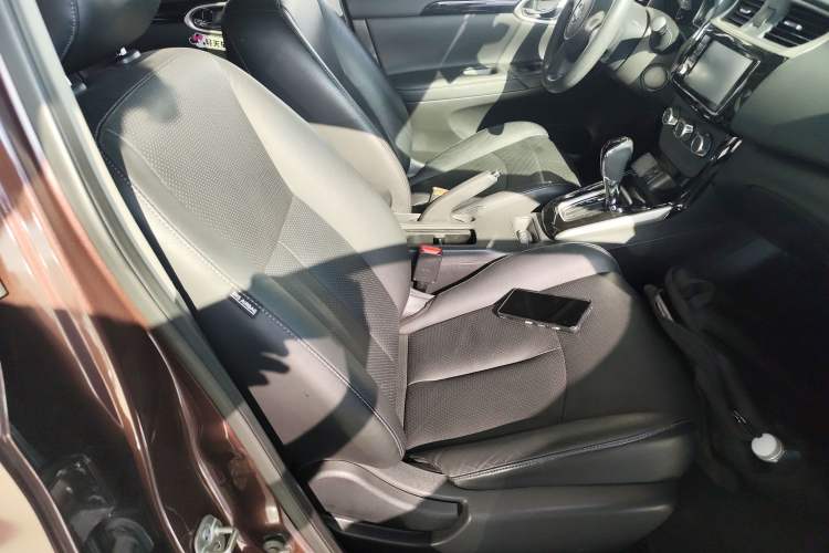 Used Nissan Sylphy 2016 1.6 XL CVT Deluxe Edition Right Front Seat