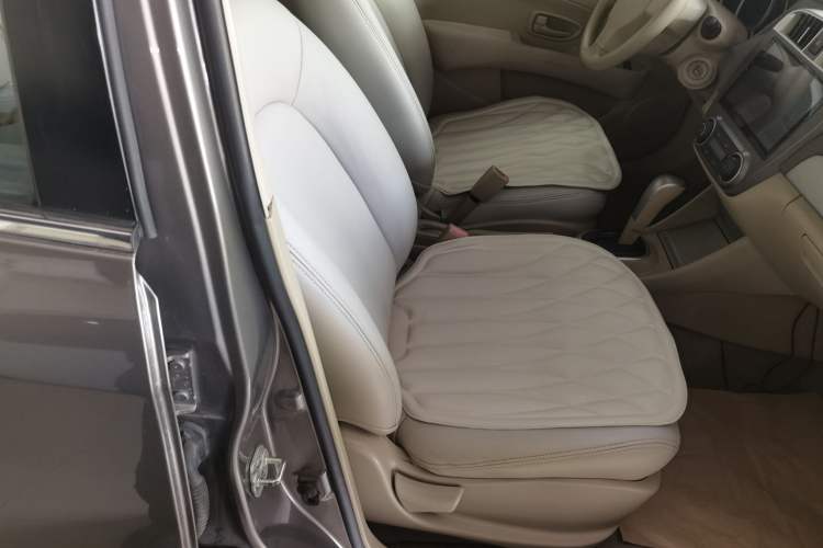 Used Nissan Sylphy 2016 Classic 1.6XE Automatic Comfort Edition Right Front Seat