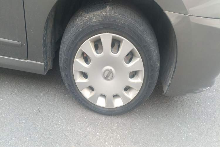 Used Nissan Sylphy 2016 Classic 1.6XE Manual Comfort Edition Right Front Wheel Hub