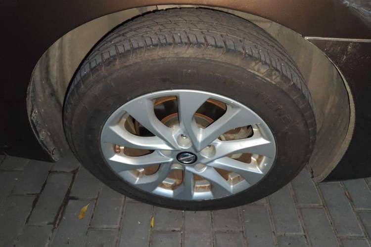 Used Nissan Sylphy 2016 1.6 XL CVT Luxury Edition Right Front Wheel Hub