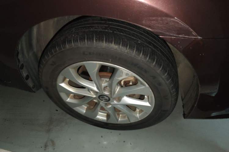 Used Nissan Sylphy 2016 1.6 XL CVT Luxury Edition Right Front Wheel Hub