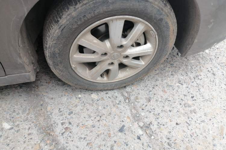 Used Nissan Sylphy 2016 Classic 1.6XE Manual Leading Edition Right Front Wheel Hub