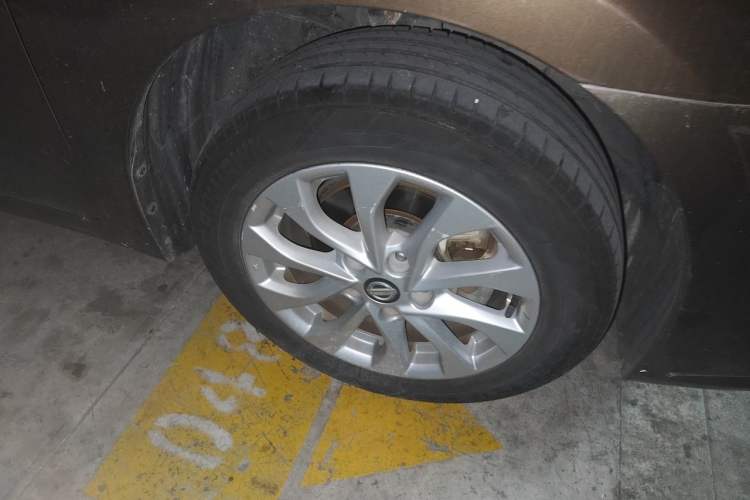 Used Nissan Sylphy 2016 1.6 XL CVT Luxury Edition Right Front Wheel Hub