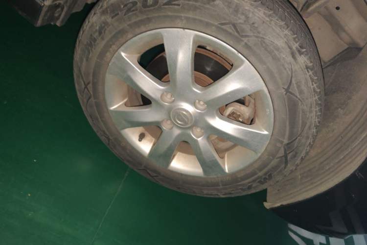 Used Nissan Sylphy 2016 Classic 1.6XE Manual Comfort Edition Right Front Wheel Hub