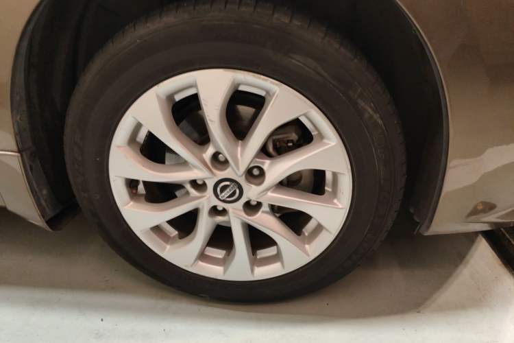 Used Nissan Sylphy 2016 Classic 1.6 XL Automatic Luxury Edition Right Front Wheel Hub