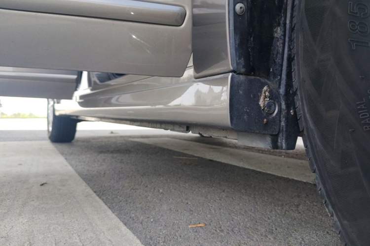 Used Nissan Sylphy 2016 Classic 1.6XE Manual Leading Edition Right Side Sill