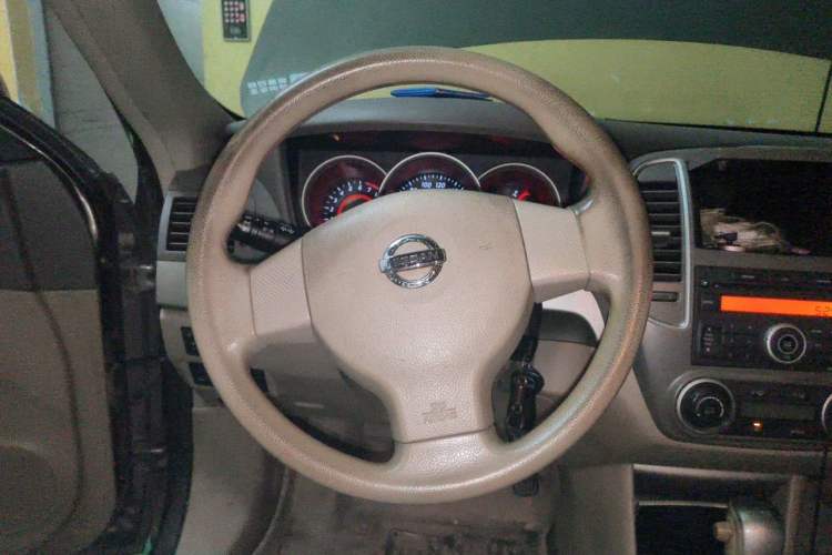 Used Nissan Sylphy 2016 Classic 1.6XE Automatic Comfort Edition Steering Wheel