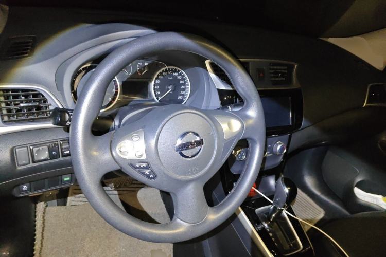 Used Nissan Sylphy 2016 1.6XV CVT Smart Enjoyment Version Steering Wheel
