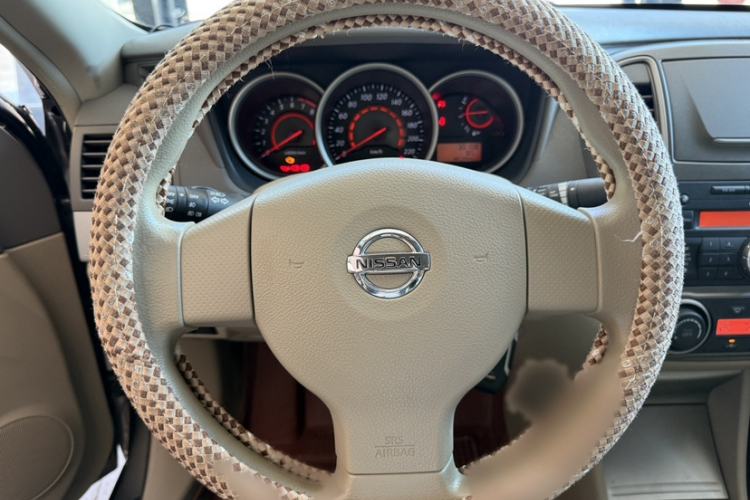 Used Nissan Sylphy 2016 Classic 1.6XE Manual Leading Edition Steering Wheel