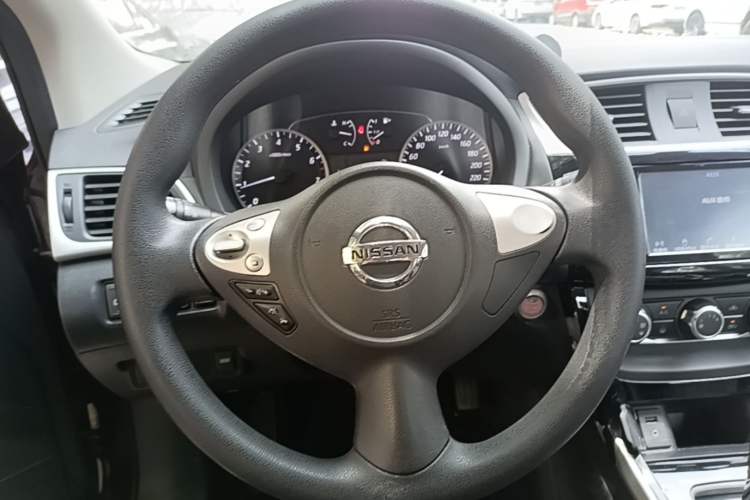 Used Nissan Sylphy 2016 1.6XV CVT Smart Enjoyment Version Steering Wheel