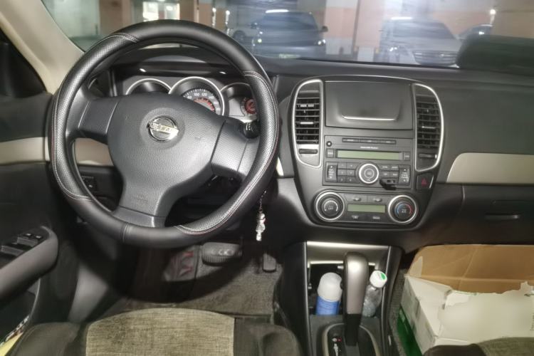 Used Nissan Sylphy 2016 Classic 1.6XE Automatic Comfort Edition Steering Wheel