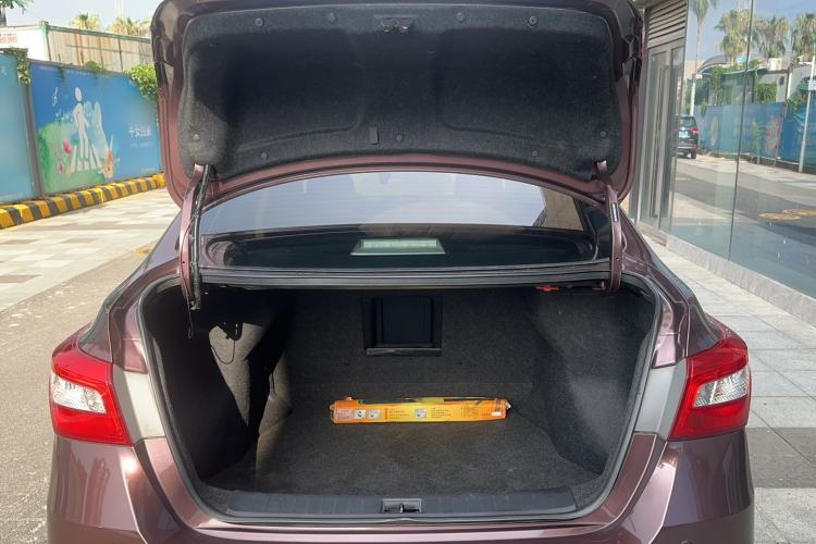 Used Nissan Sylphy 2016 1.6 XL CVT Luxury Edition Trunk