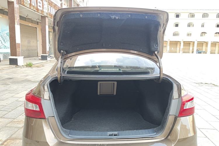 Used Nissan Sylphy 2016 1.6 XL CVT Deluxe Edition Trunk